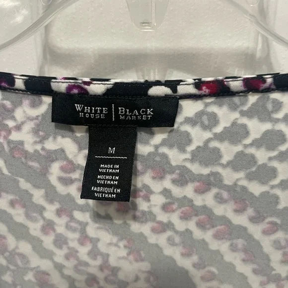 White House Black Market Fitted Graphic Blouse with Cuffed 3/4 Sleeves - Picture 4 of 11